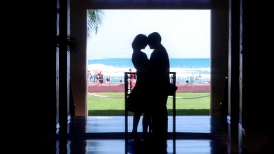 Still from Punch-Drunk Love (1999) that has been tagged with: beach