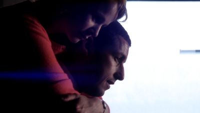 Still from Punch-Drunk Love (1999) that has been tagged with: medium close-up & two-shot