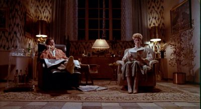 Still from Raising Arizona (1987) that has been tagged with: practical lamp