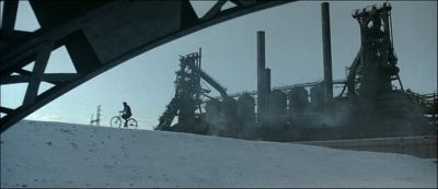 Still from Road To Perdition (2002) that has been tagged with: bridge