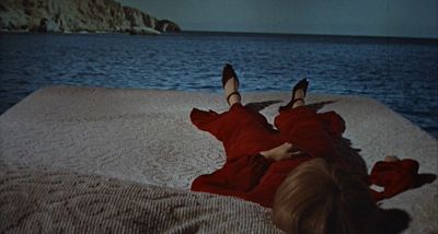 Still from Rosemary's Baby (1968) that has been tagged with: clean single & day & bed & ocean & interior & exterior