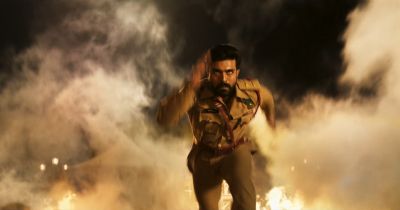 Still from RRR (2022) that has been tagged with: f1dd84
