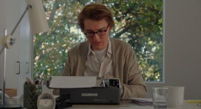 Still from Ruby Sparks (2012) that has been tagged with: desk lamp