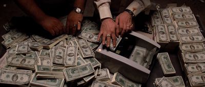 Still from Scarface (1983) that has been tagged with: night & insert & money & counting money & hands