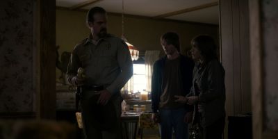 Still from TV Show: Netflix — "Stranger Things: Season 1 - Episode 2" that has been tagged with: 8a3324