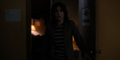 Still from TV Show: Netflix — "Stranger Things: Season 1 - Episode 2" that has been tagged with: d99059