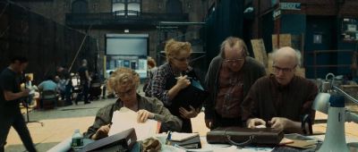 Still from Synecdoche, New York (2012) that has been tagged with: wide shot & interior