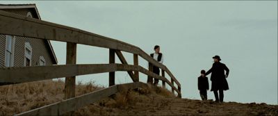 Still from The Assassination Of Jesse James By The Coward Robert Ford (2007) that has been tagged with: 714f38 & three-shot & wide shot & day