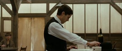 Still from The Assassination Of Jesse James By The Coward Robert Ford (2007) that has been tagged with: clean single & day & medium wide