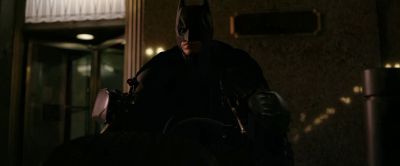 Still from The Dark Knight (2008) that has been tagged with: 908051 & medium shot
