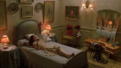 Still from The Dreamers (2003) that has been tagged with: practical lamp