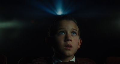 Still from The Fabelmans (2022) that has been tagged with: clean single & projector & child
