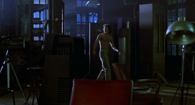 Still from The Fly (1986) that has been tagged with: 18443a & wide shot & night