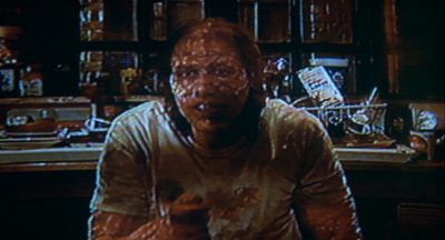 Still from The Fly (1986) that has been tagged with: 85cdfa & night & clean single