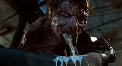 Still from The Fly (1986) that has been tagged with: interior & night & horror