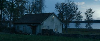 Still from The Girl with the Dragon Tattoo (2011) that has been tagged with: lake & exterior & establishing shot & day
