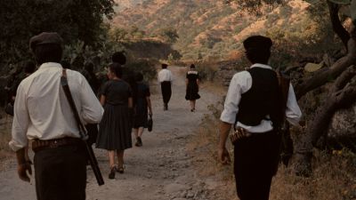 Still from The Godfather (1972) that has been tagged with: 714f38 & group-shot & day