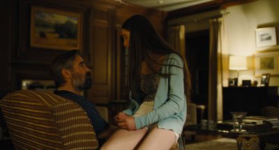 Still from The Killing of a Sacred Deer (2017) that has been tagged with: profile shot & interior & two-shot & living room