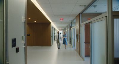 Still from The Killing of a Sacred Deer (2017) that has been tagged with: hallway & day & hospital