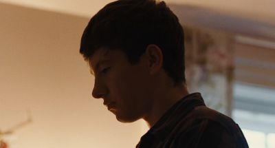 Still from The Killing of a Sacred Deer (2017) that has been tagged with: day & profile shot & medium close-up