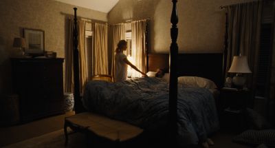 Still from The Killing of a Sacred Deer (2017) that has been tagged with: bedroom & night & practical lamp & bed