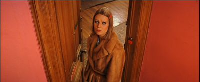Still from The Royal Tenenbaums (2001) that has been tagged with: looking up & interior