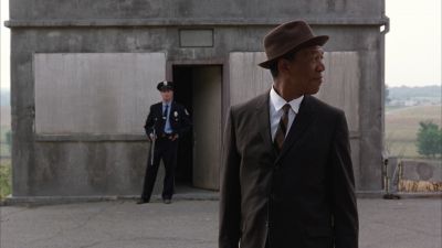 Still from The Shawshank Redemption (1994) that has been tagged with: 331414 & medium wide & exterior