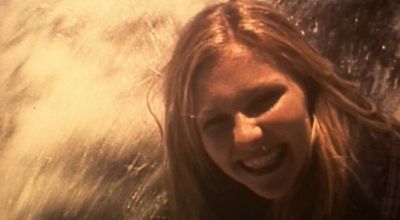 Still from The Virgin Suicides (1999) that has been tagged with: e5ab71 & close-up & day & exterior