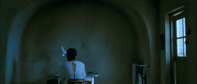 Still from Thirst (2009) that has been tagged with: desk lamp