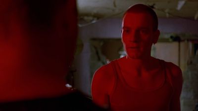 Still from Trainspotting (1996) that has been tagged with: 470607 & over-the-shoulder & interior