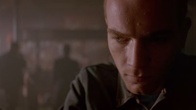Still from Trainspotting (1996) that has been tagged with: 3d341f & close-up & day